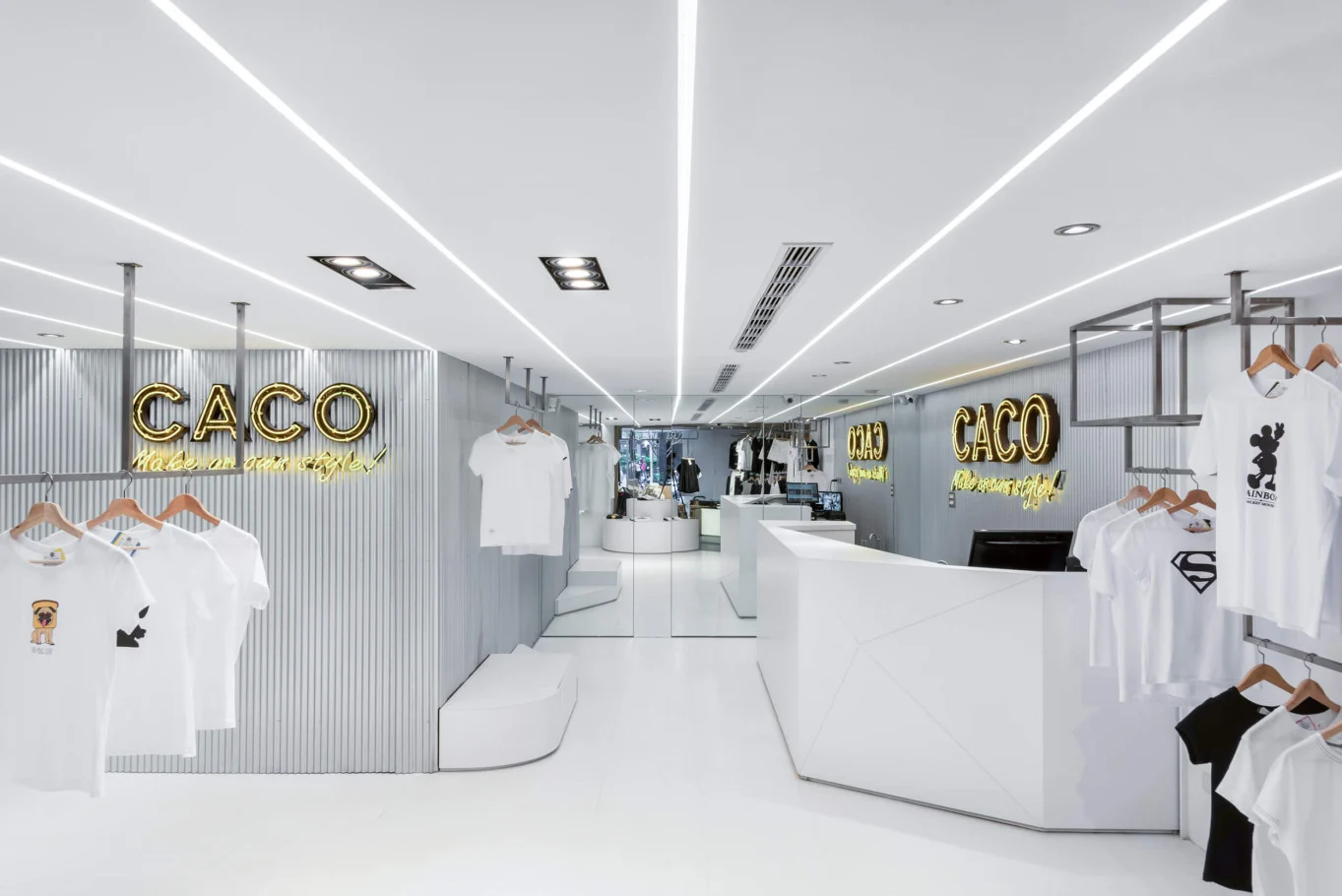 奇拓設計・超越 CACO|曲面陳列、服飾與線形燈具