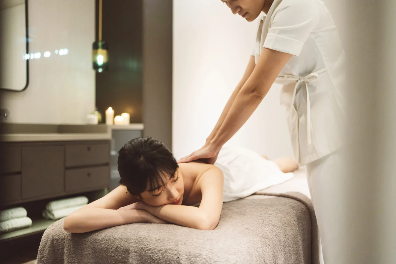 Astarly SPA｜護理人員與護理床的空間情境