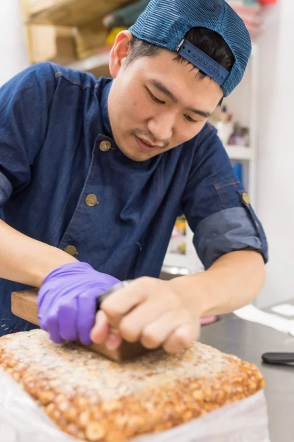 減點糖｜糕點製作中的工作檯面與操作情境